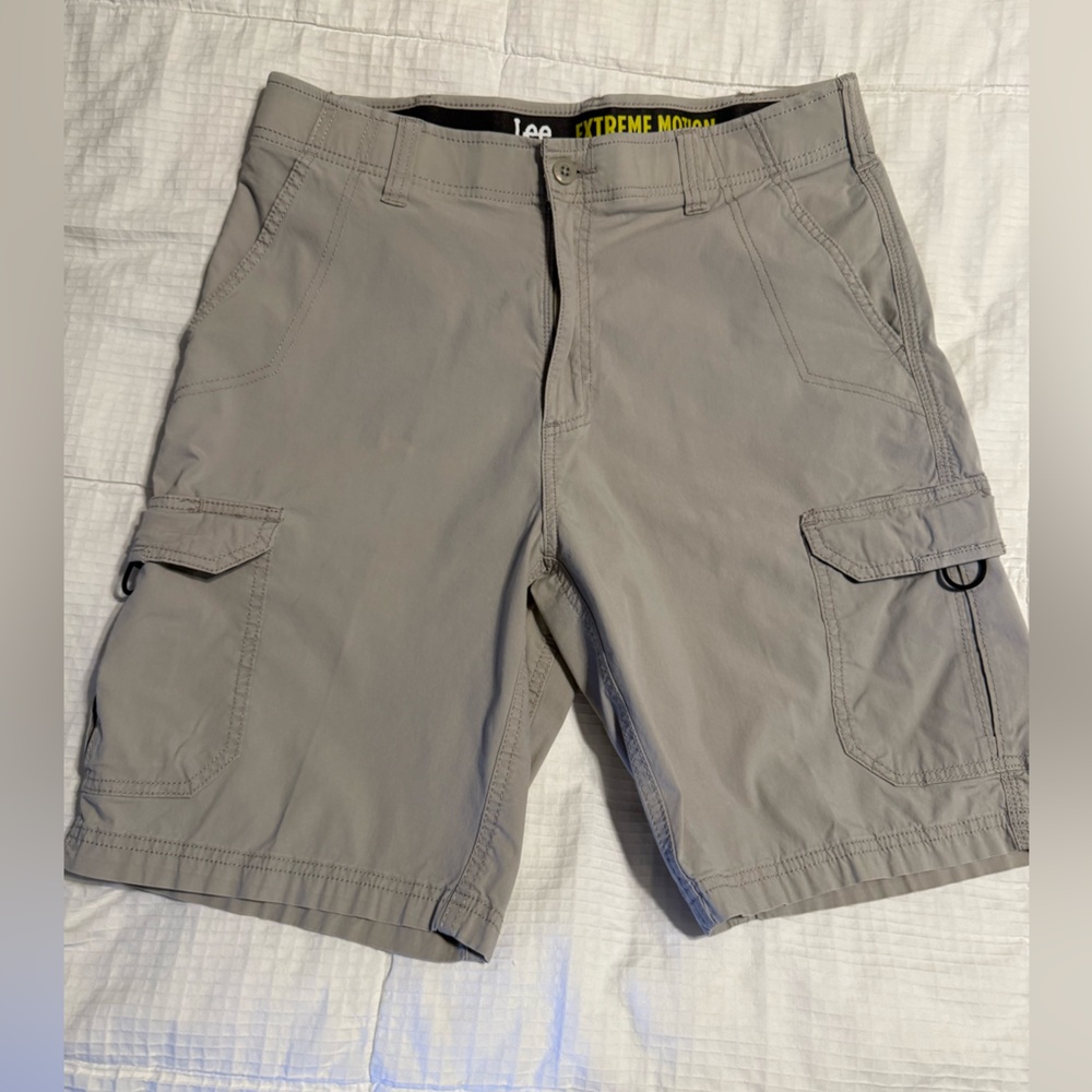 Lee Gray Cargo Shorts Lightweight Durable Design